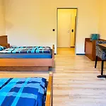 Voor Twee Personen Op De Begane Grond 33-6 *